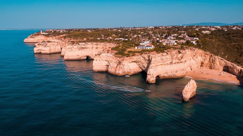 ALGARVE - EL TURISMO COMO ALIADO DE LA INVERSIÓN