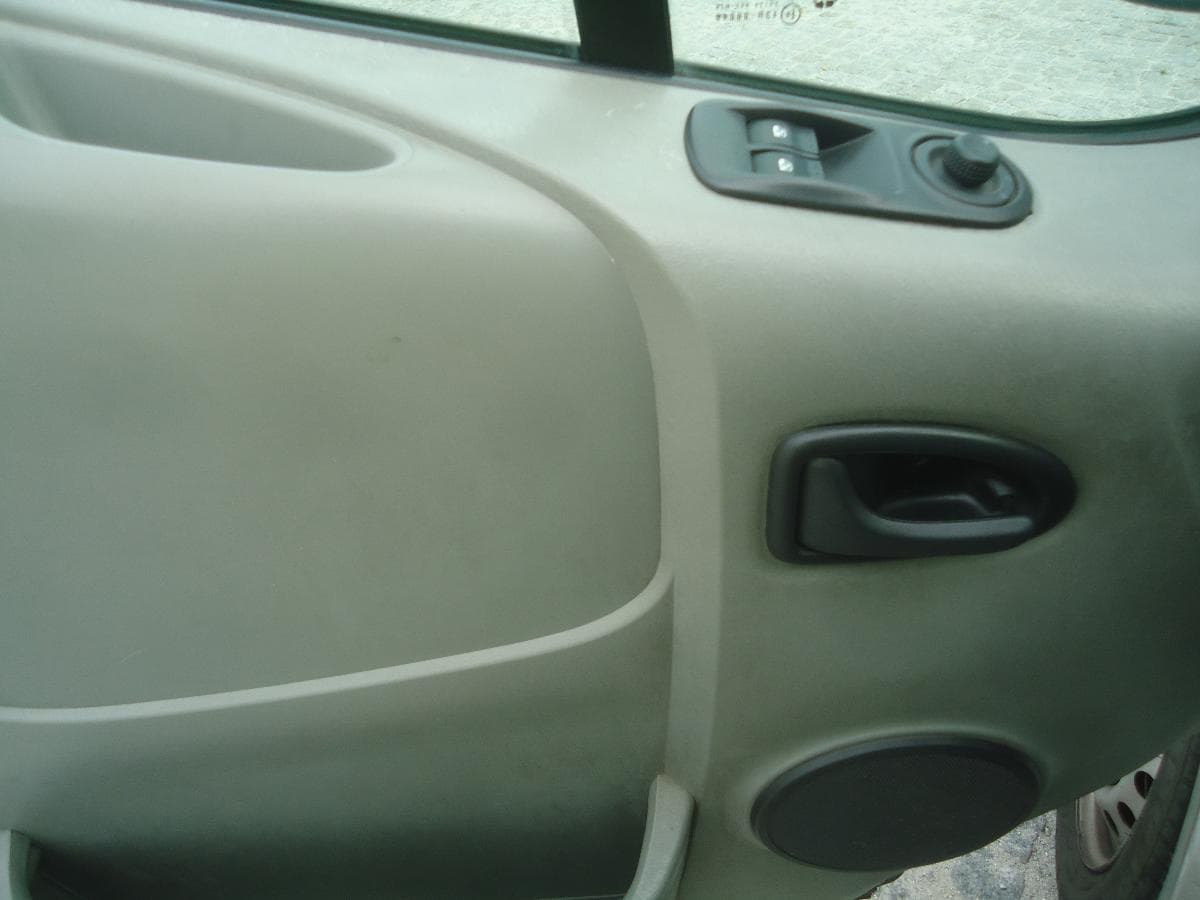 Opel Vivaro 1.9 TDI — imagem 7