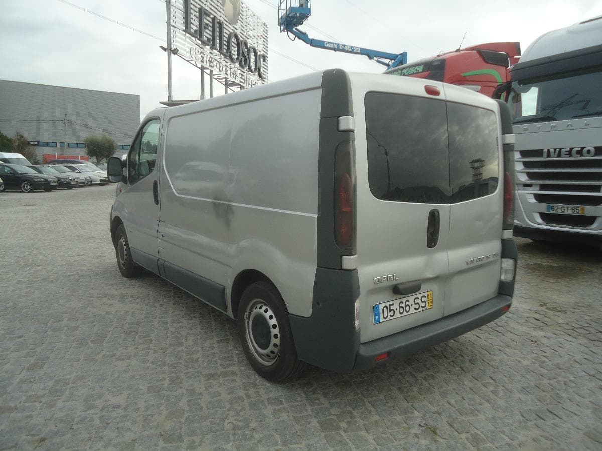 Opel Vivaro 1.9 TDI — imagem 4