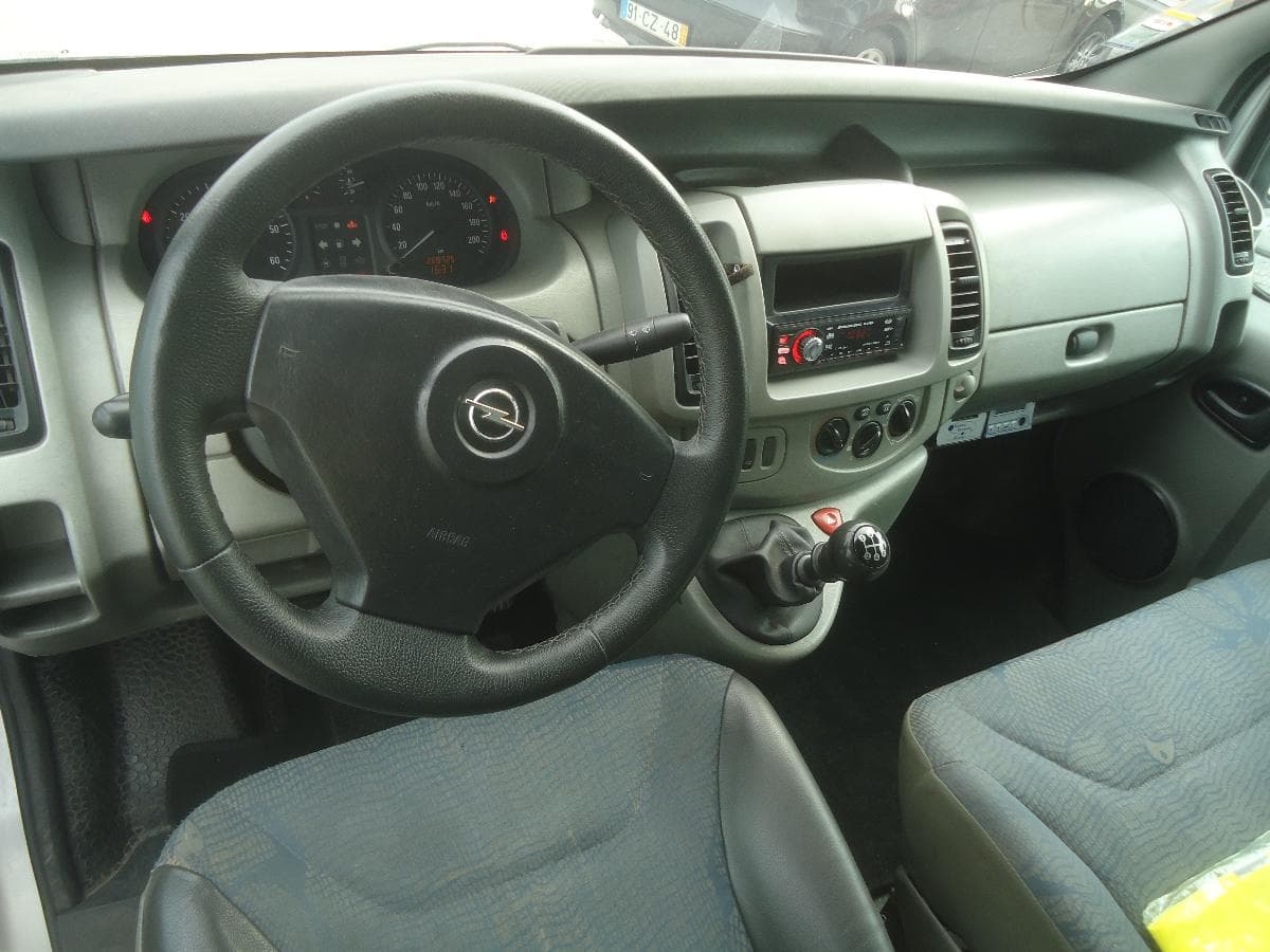 Opel Vivaro 1.9 TDI — imagem 9