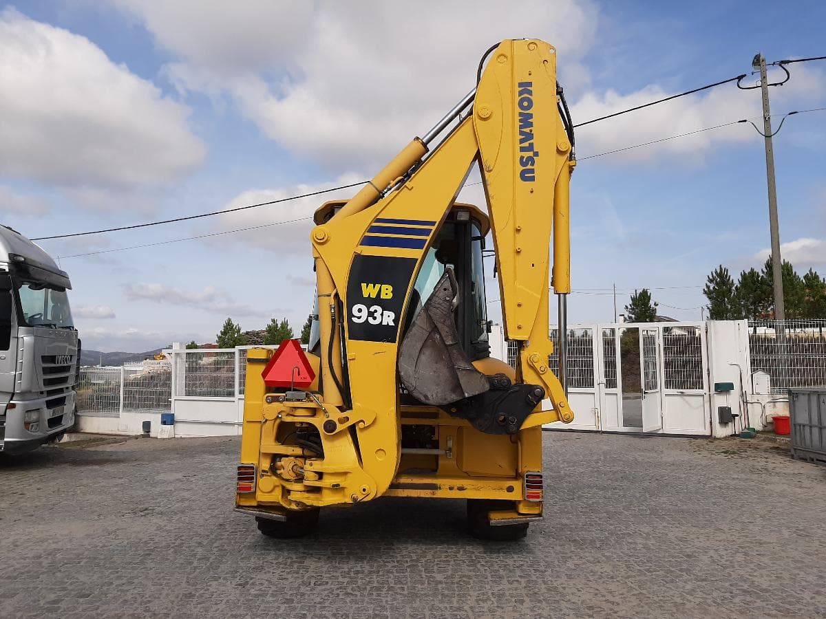 Retroexcavadora Komatsu — imagen 5