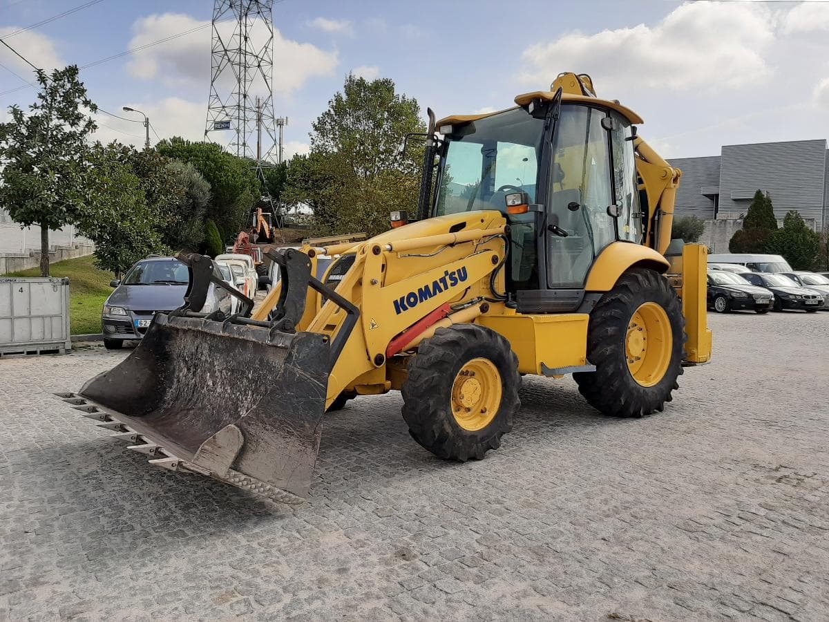 Retroexcavadora Komatsu — imagen 3