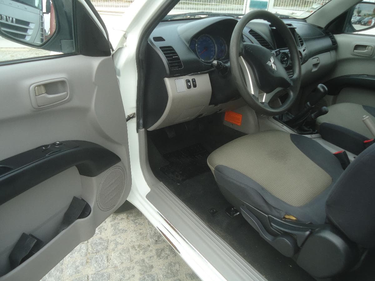 Mitsubishi L200 — imagem 7