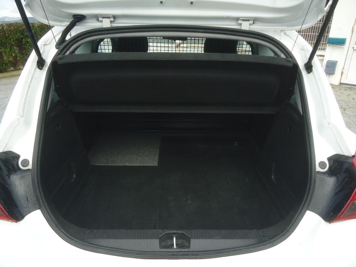 Opel Corsa E Van 1.3 CDTI — imagem 16