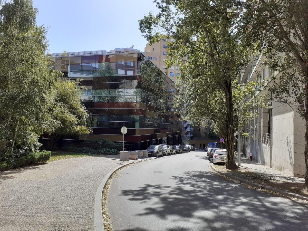 Oficina + 2 Garajes · Porto — imagen 2