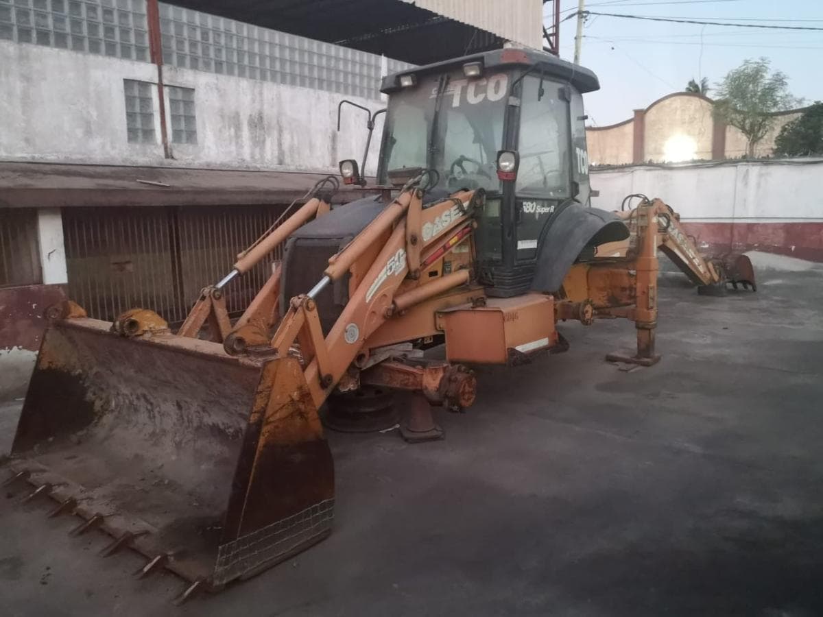 Retroescavadora · — image 1