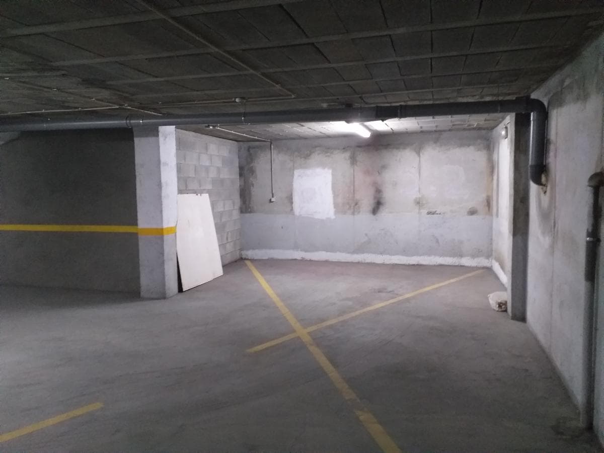 Garagem  · Valença — imagem 2