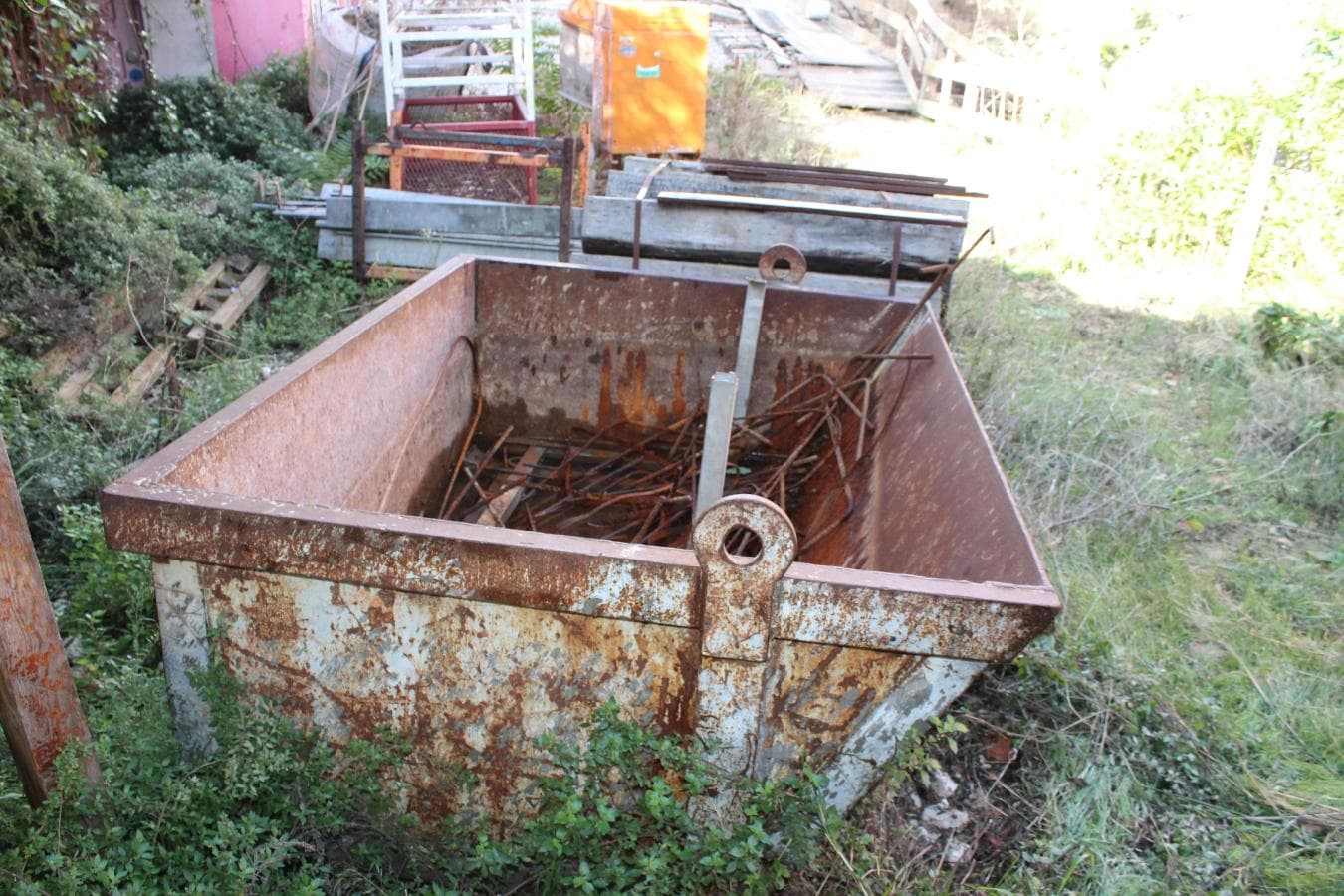 Contentor resíduos — image 1