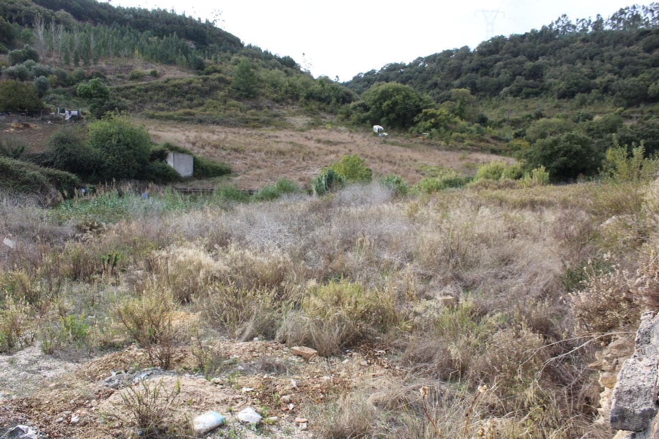 Terreno c/potencialidade construtiva · Sobral de Monte Agraço — imagem 1