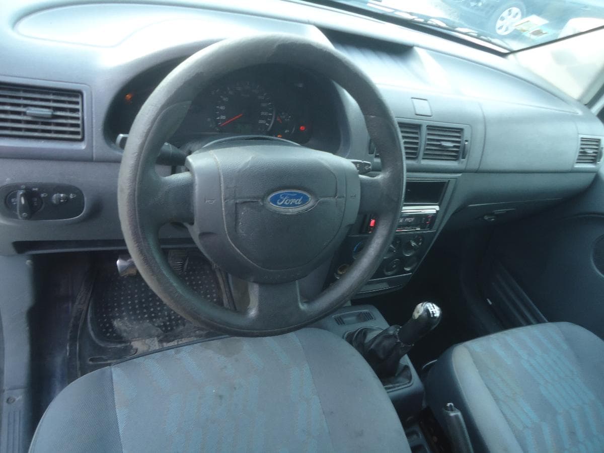 Ford Transit Connect 1.8 TDCI — image 10