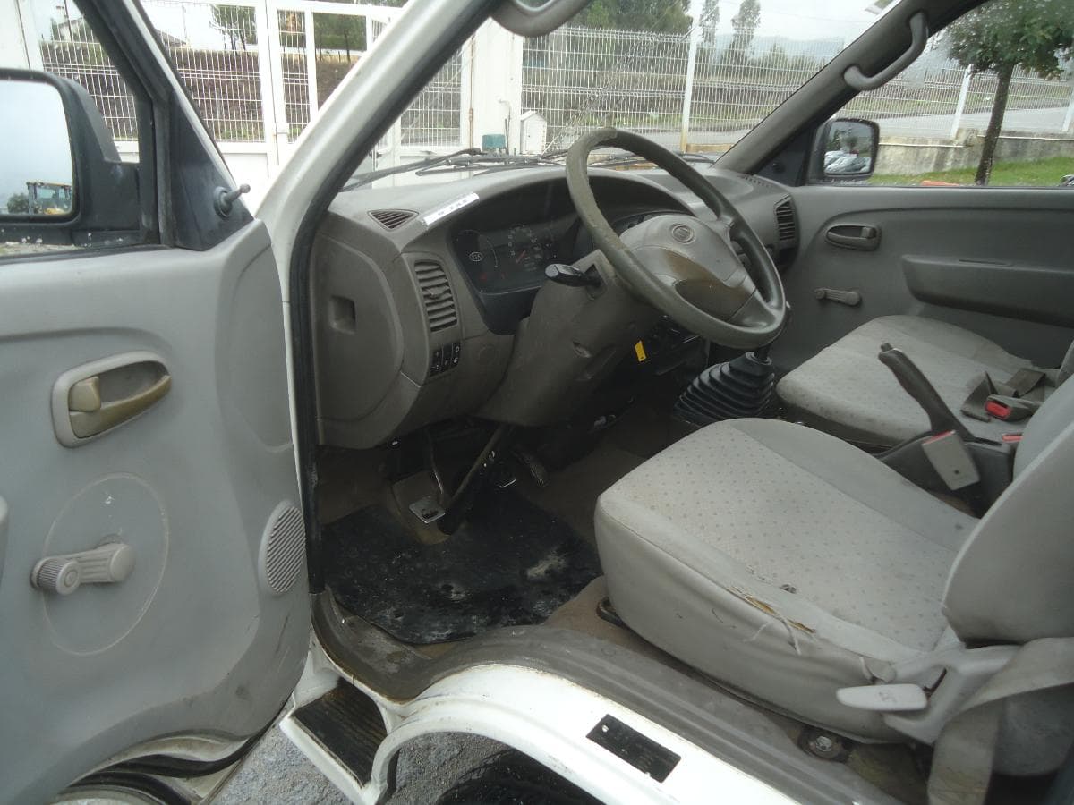 Kia Pregio 2.5 TDCI — imagem 7