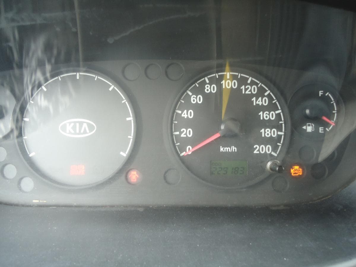 Kia Pregio 2.5 TDCI — imagem 13