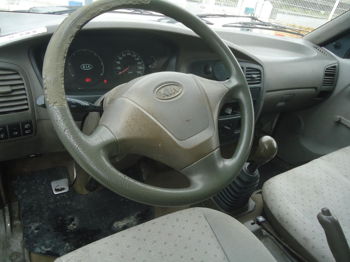 Kia Pregio 2.5 TDCI — imagem 10