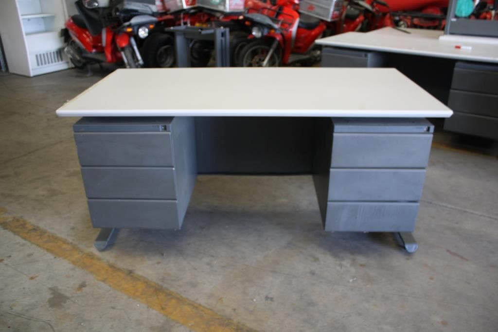 Bureau — image 2