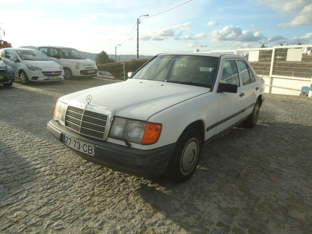 Mercedes-Benz 200D