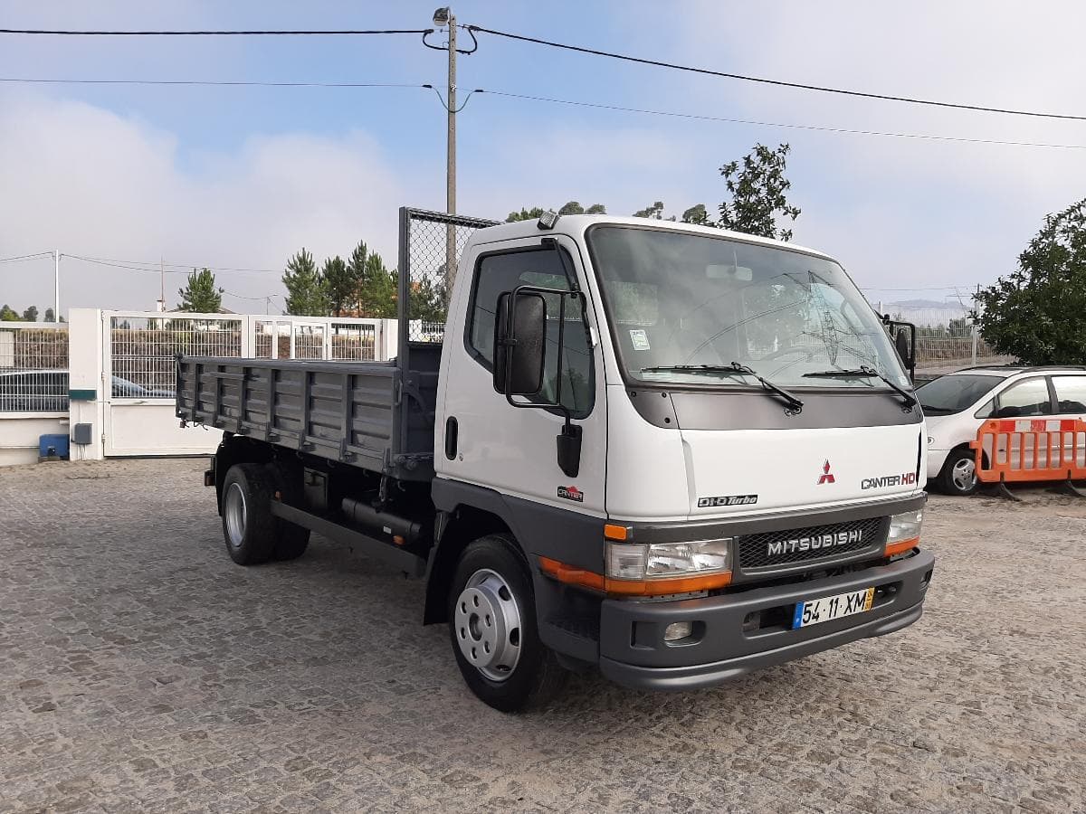 Mitsubishi Canter Tribasculante · Ano 2004 — imagem 3