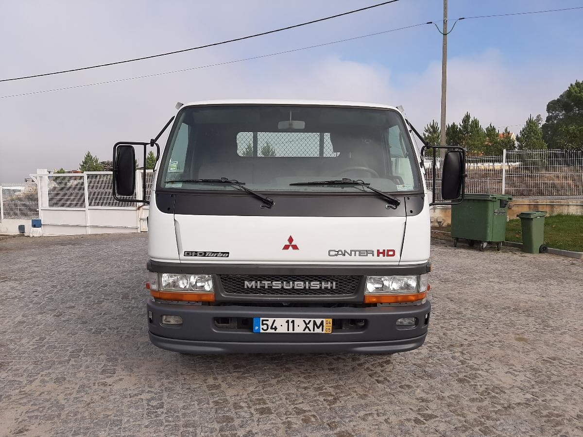 Mitsubishi Canter Tribasculante · Ano 2004 — imagem 2
