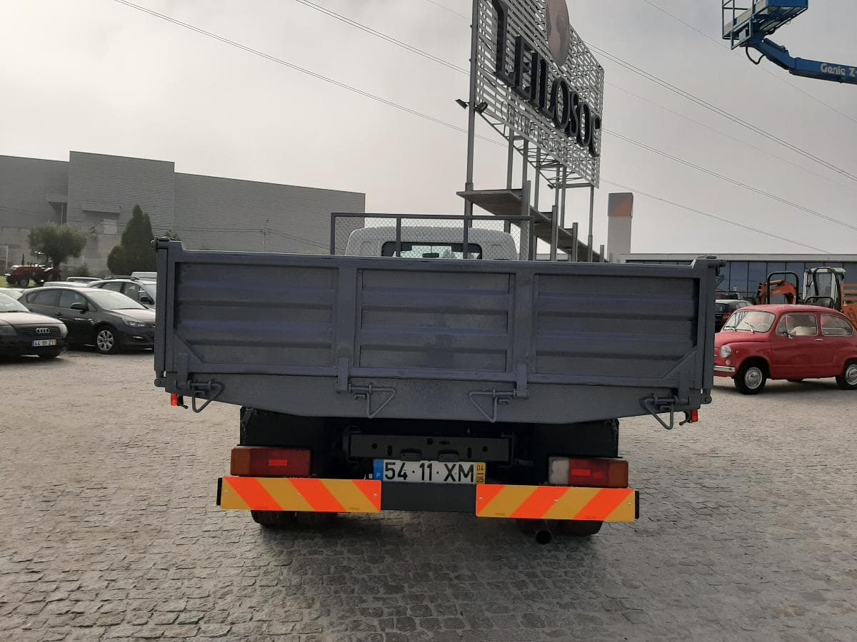 Mitsubishi Canter Tribasculante · Ano 2004 — imagem 5