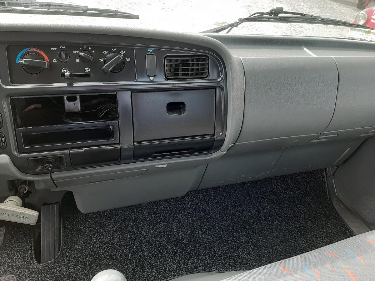 Mitsubishi Canter Tribasculante · Ano 2004 — imagem 8