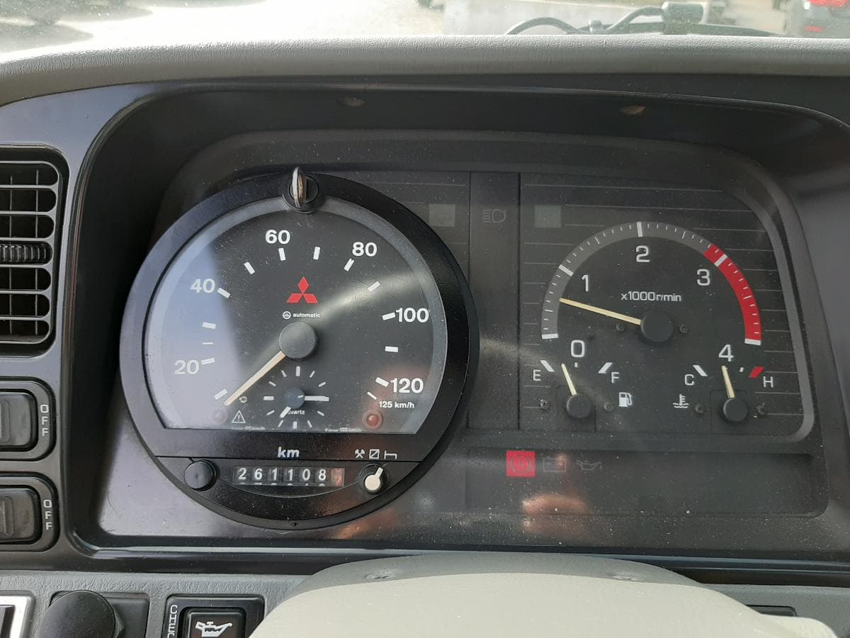 Mitsubishi Canter Tribasculante · Ano 2004 — imagem 15
