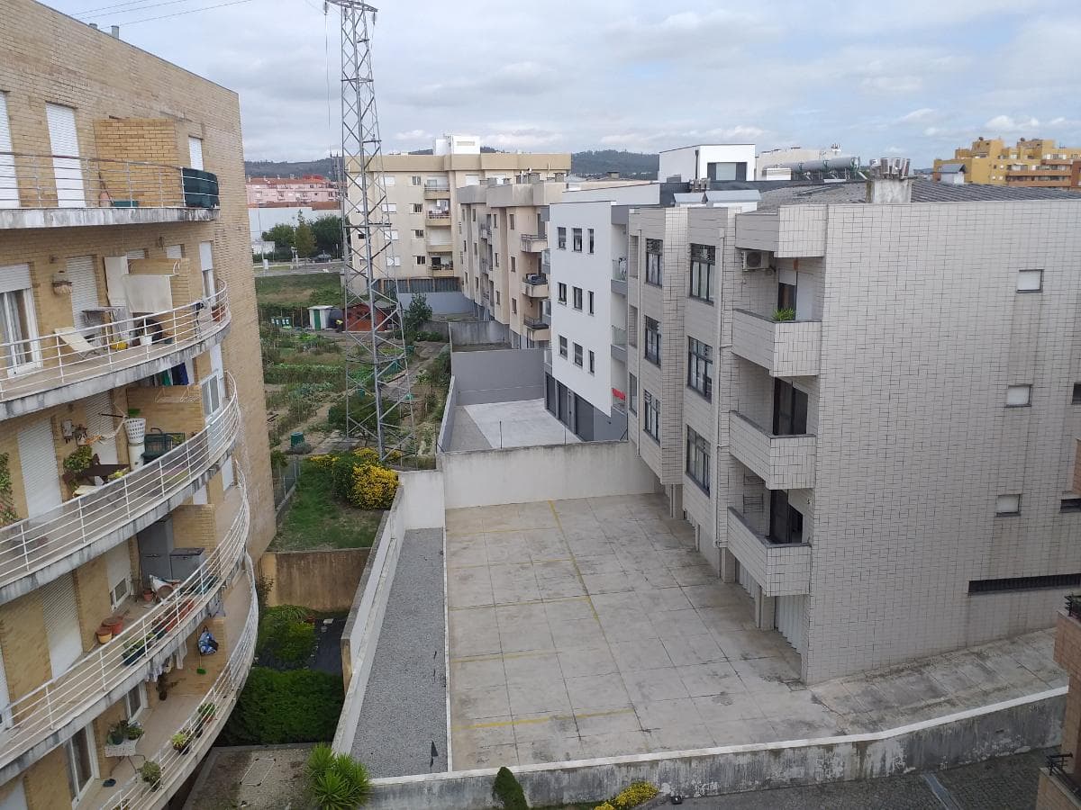 Apartamento T2+1 + Lugar de Garagem + Arrumos · Rio Tinto — imagen 11