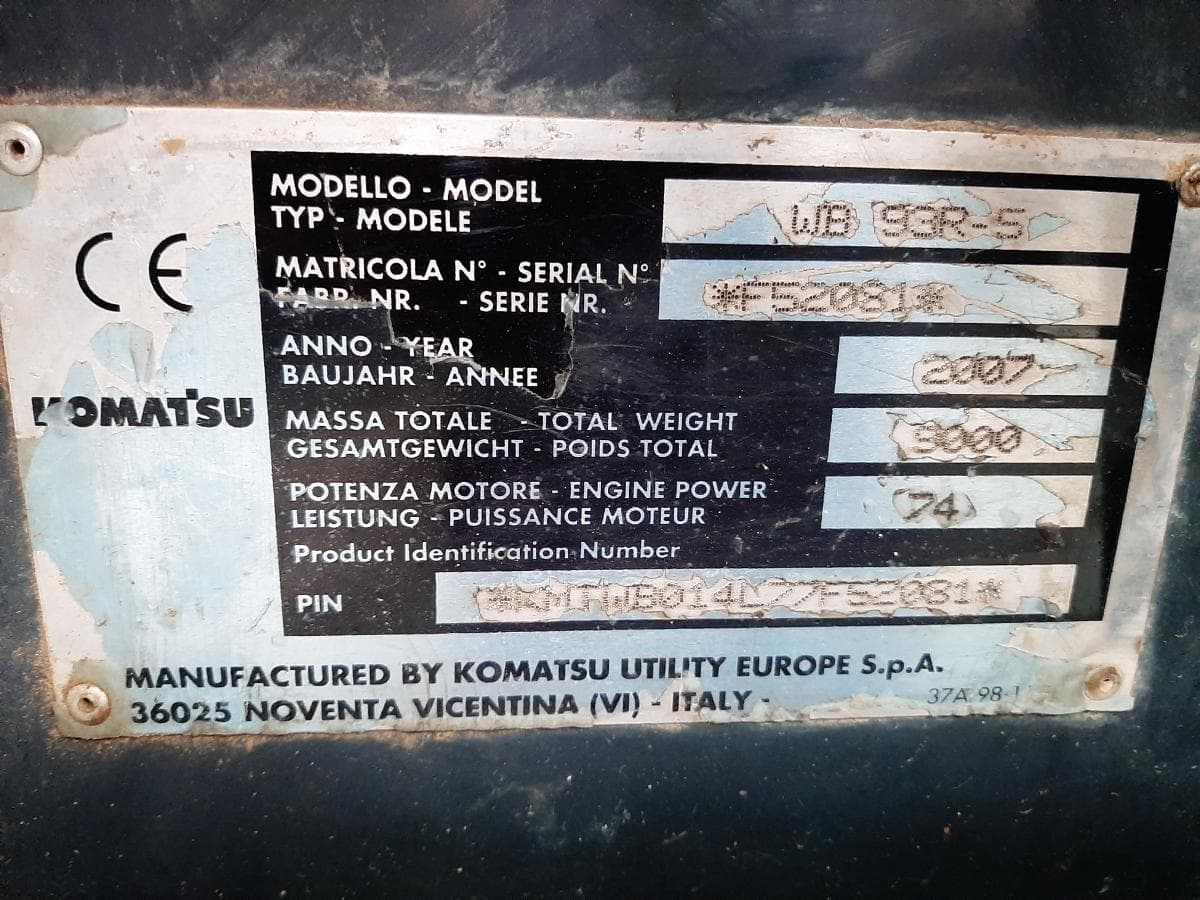 Retroexcavadora Komatsu — imagen 11