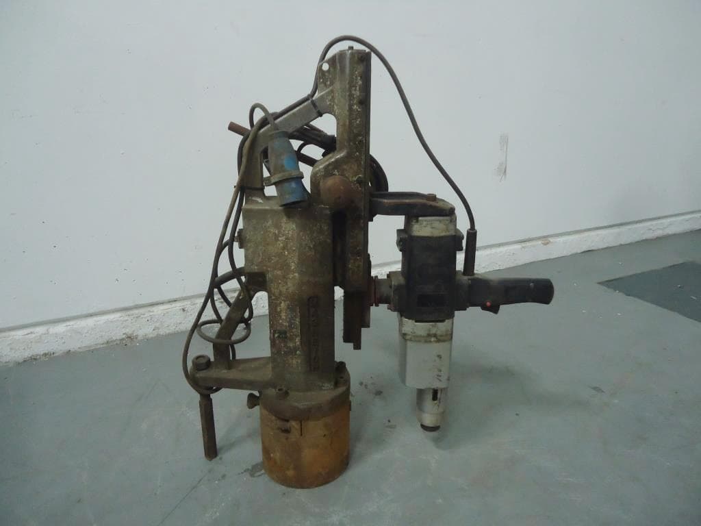 Máquina Furar