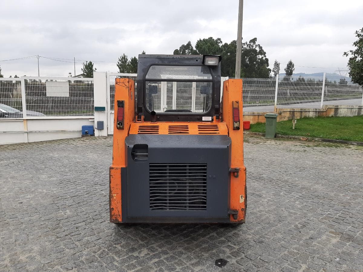 Mini Pá Carregadora Daewoo DSL602 — image 4