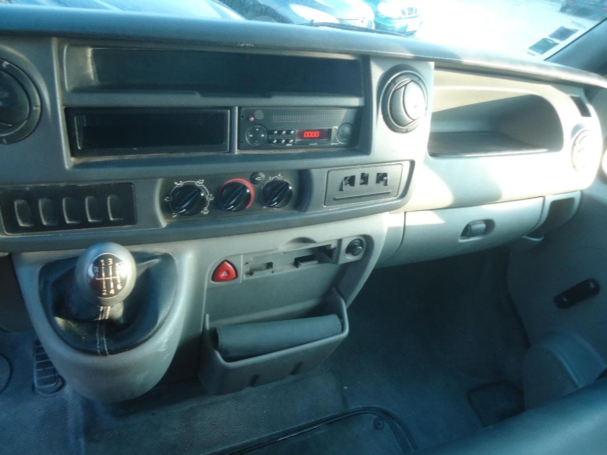 Renault Master 2.5 DCI — imagem 11