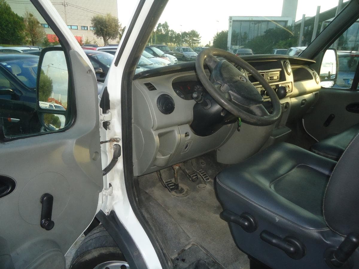 Renault Master 2.5 DCI — imagem 7