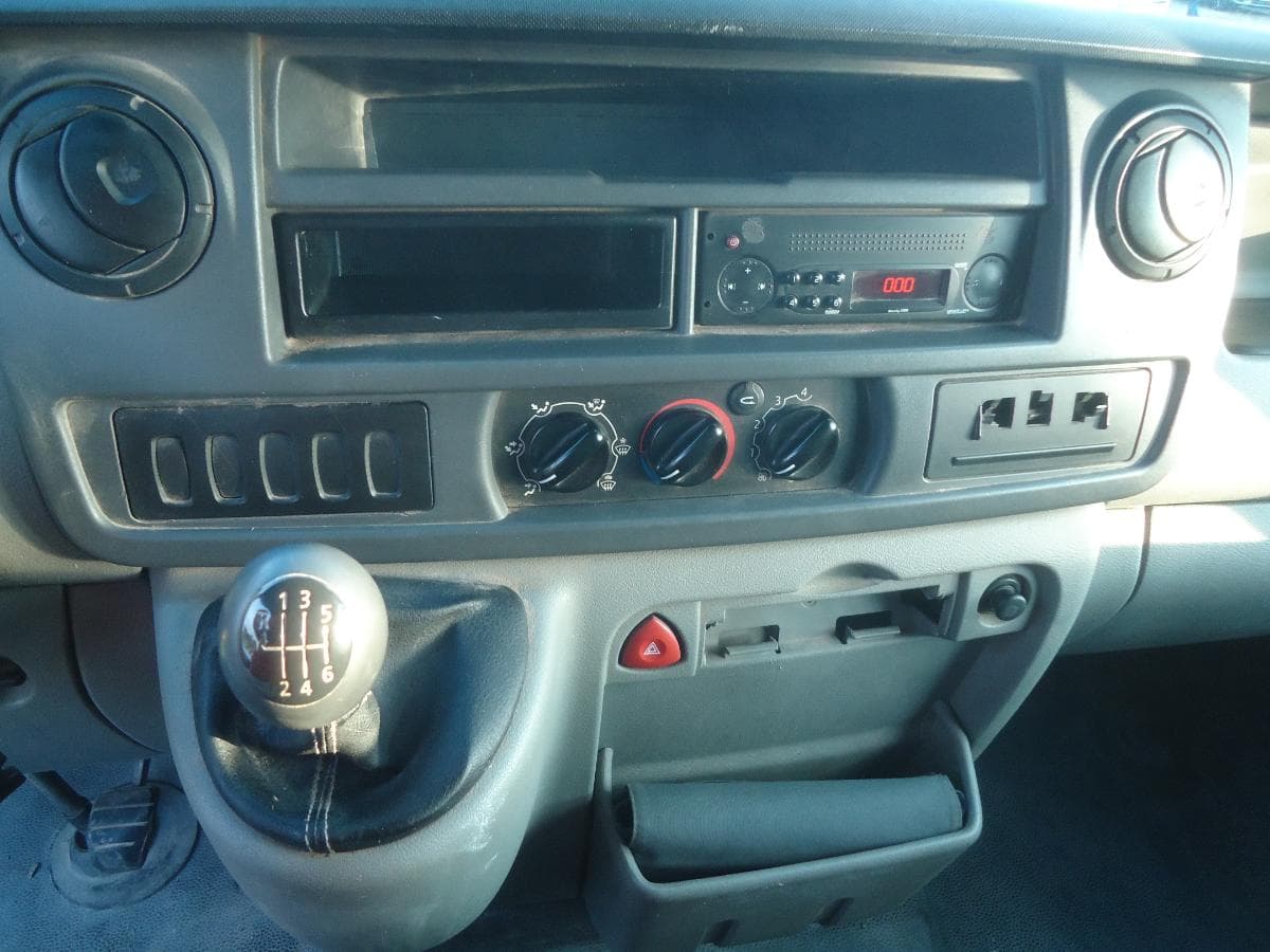Renault Master 2.5 DCI — imagem 13