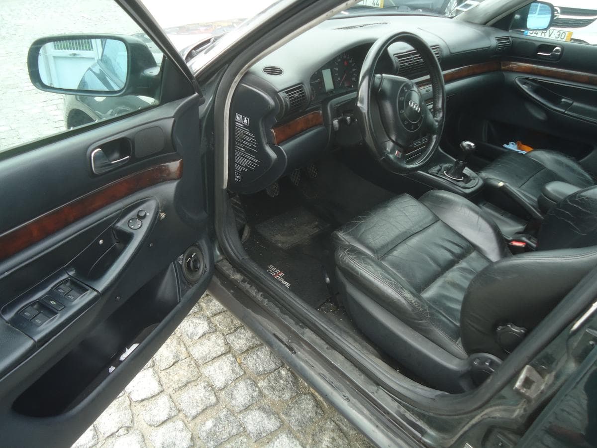Audi A4 1.8 — imagem 7