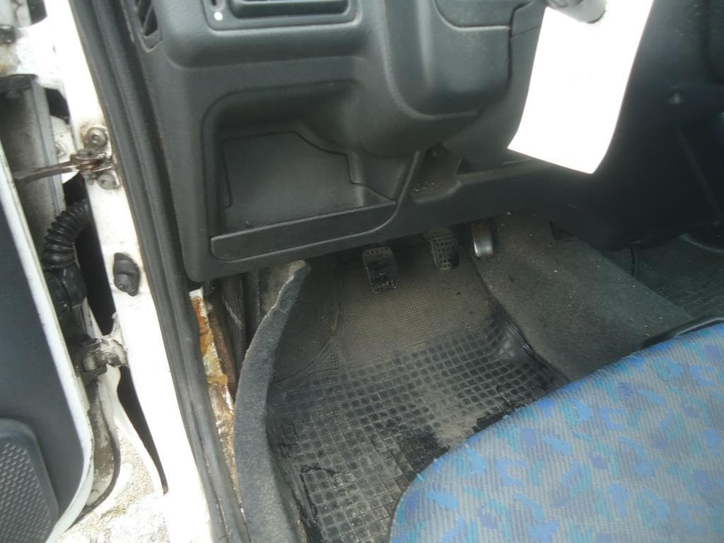 Peugeot 106 · Ano 1995 — image 13