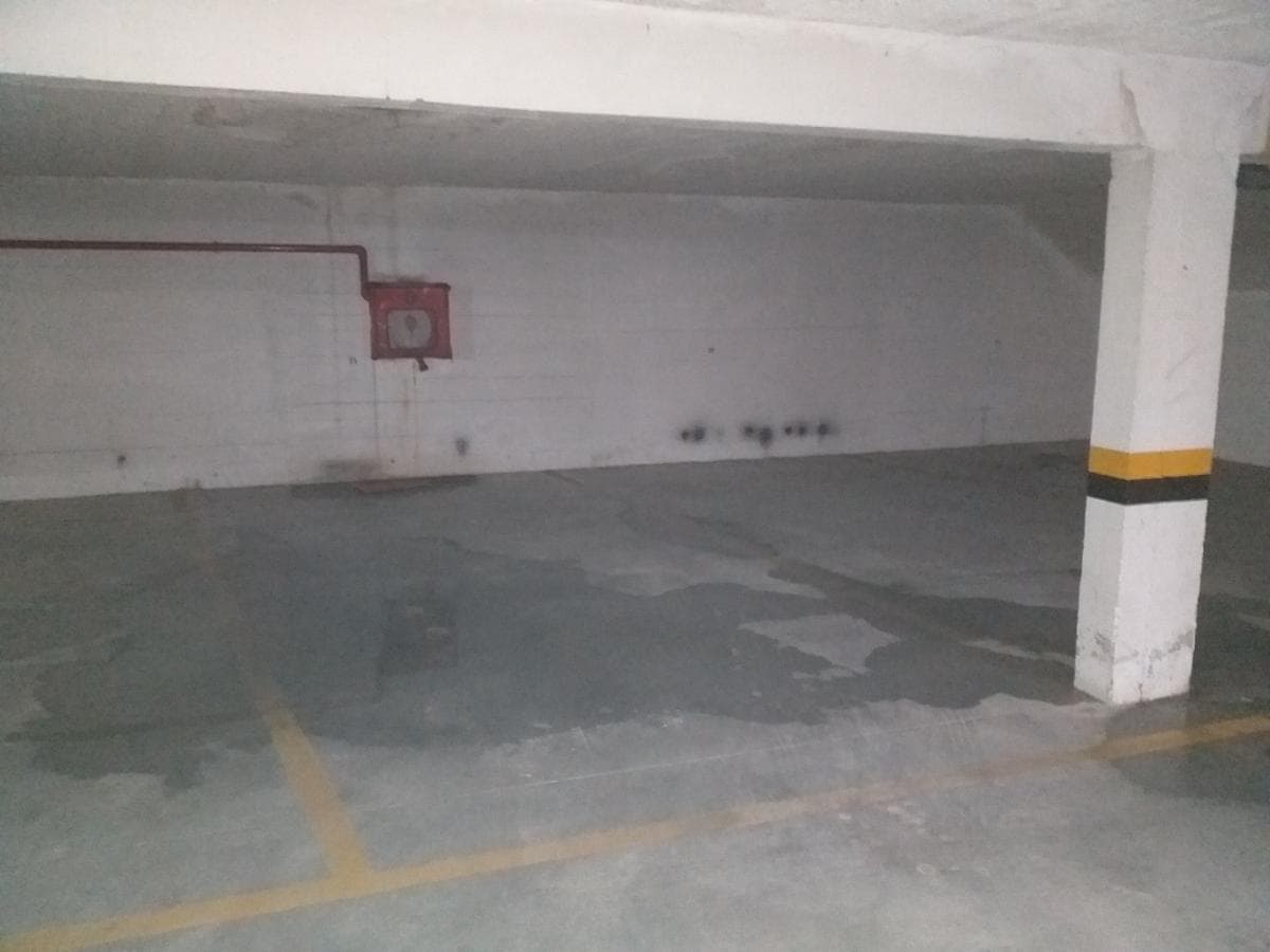 1/2 de  Plaza de Garaje · Aveiro — imagen 3