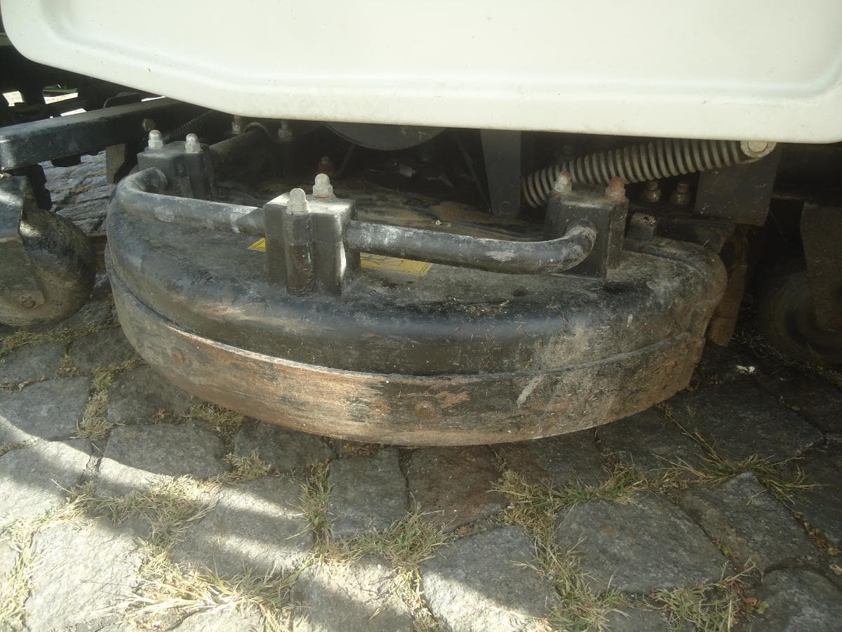 Veículo corta relva Etesia — imagem 12