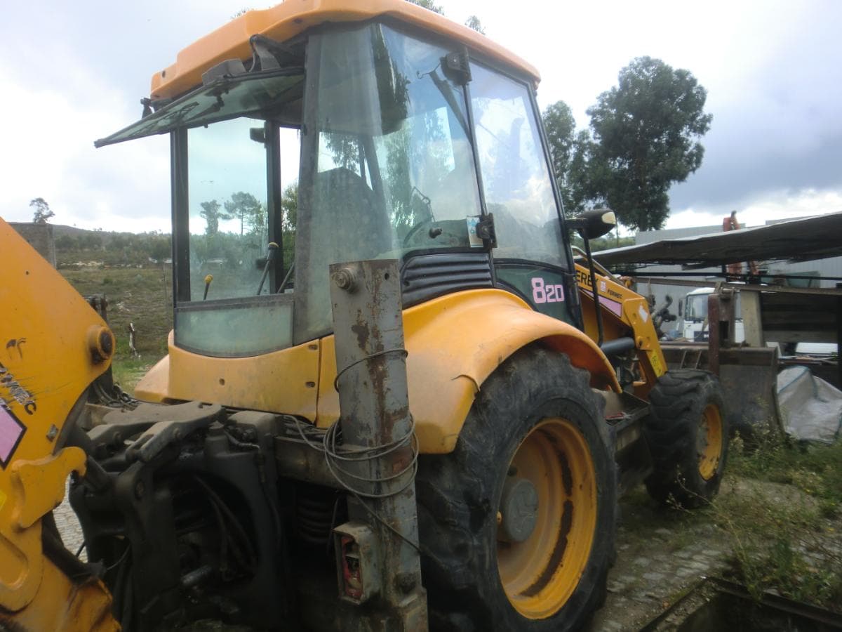 Retroescavadora +  Compressor  + Dumper  + Betoneira monofásica — imagem 9