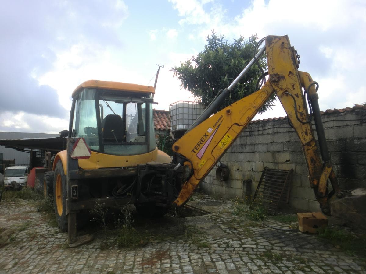 Retroescavadora +  Compressor  + Dumper  + Betoneira monofásica — imagem 5