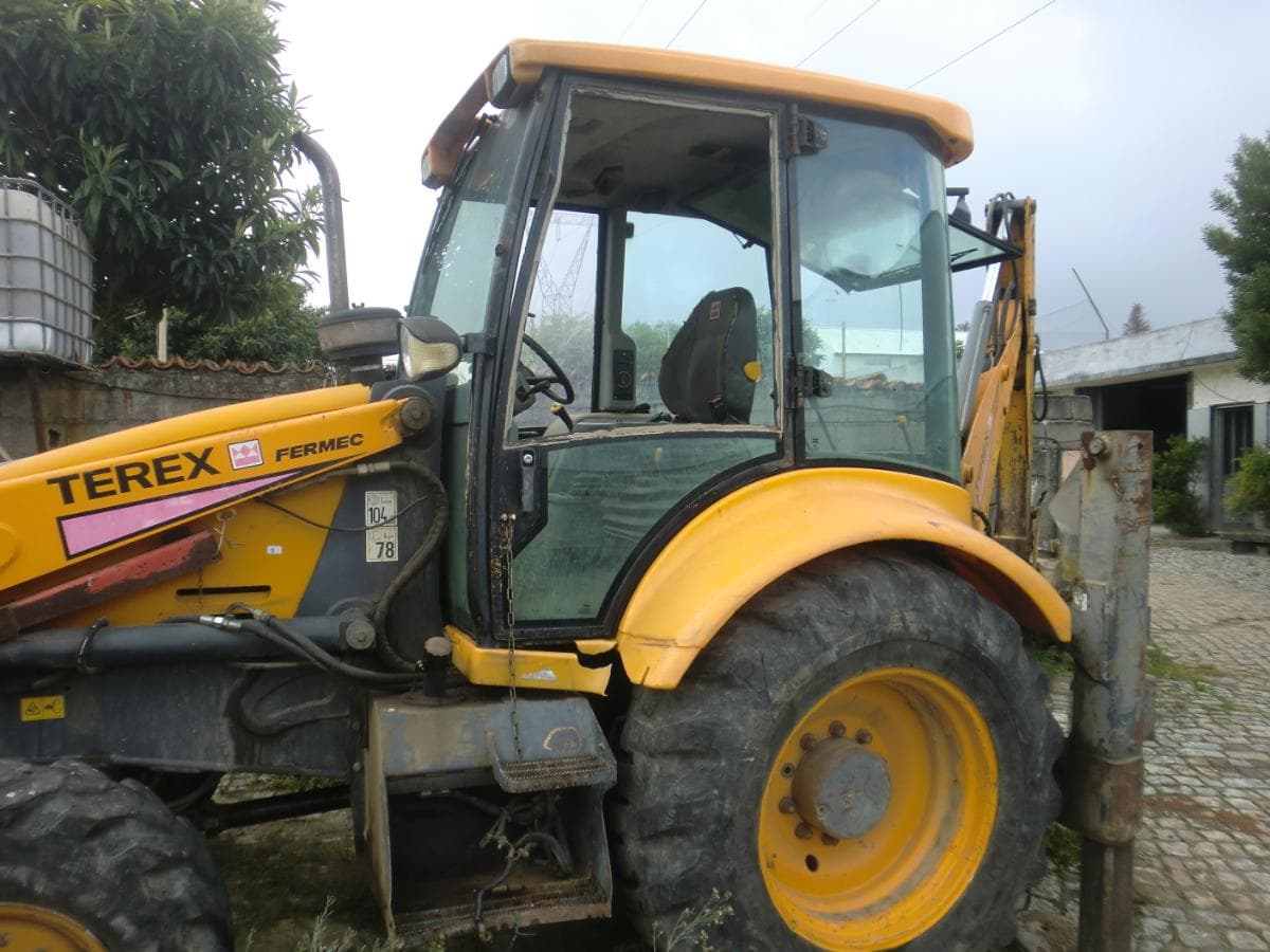 Retroescavadora +  Compressor  + Dumper  + Betoneira monofásica — imagem 12