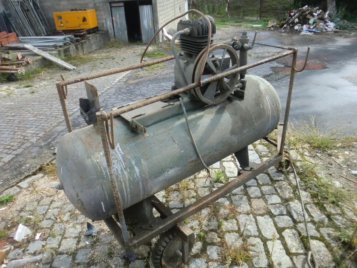 Retroescavadora +  Compressor  + Dumper  + Betoneira monofásica — imagem 2