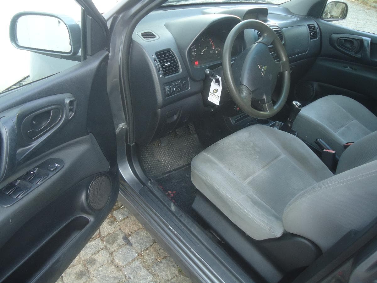 Mitsubishi Space Star 1.9 DID — imagen 7