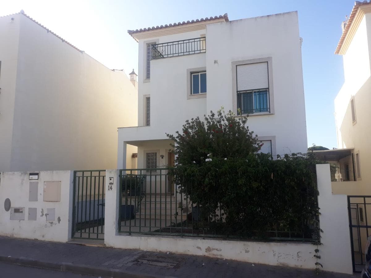 Moradia V3 · Faro — image 1
