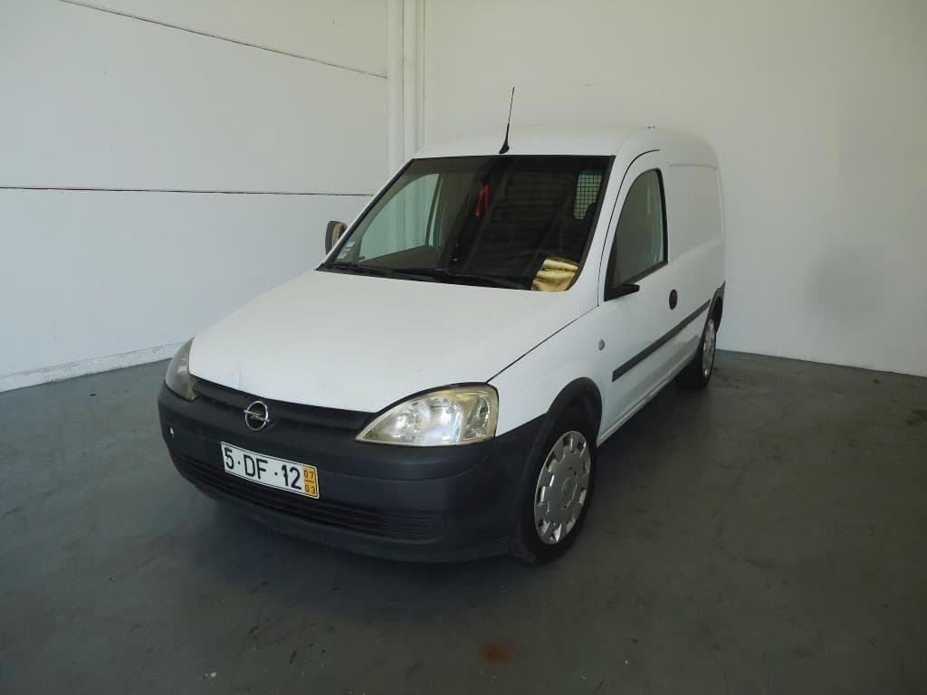 Veículo ligeiro de mercadorias da marca "OPEL", matrícula 45-DF-12, do ano de 2007.Nota: Motor desmontado — imagen 1