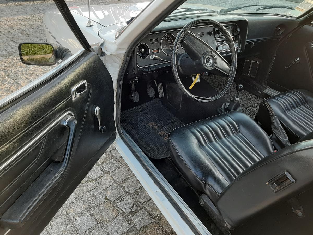 Ford Capri MK2 — image 7