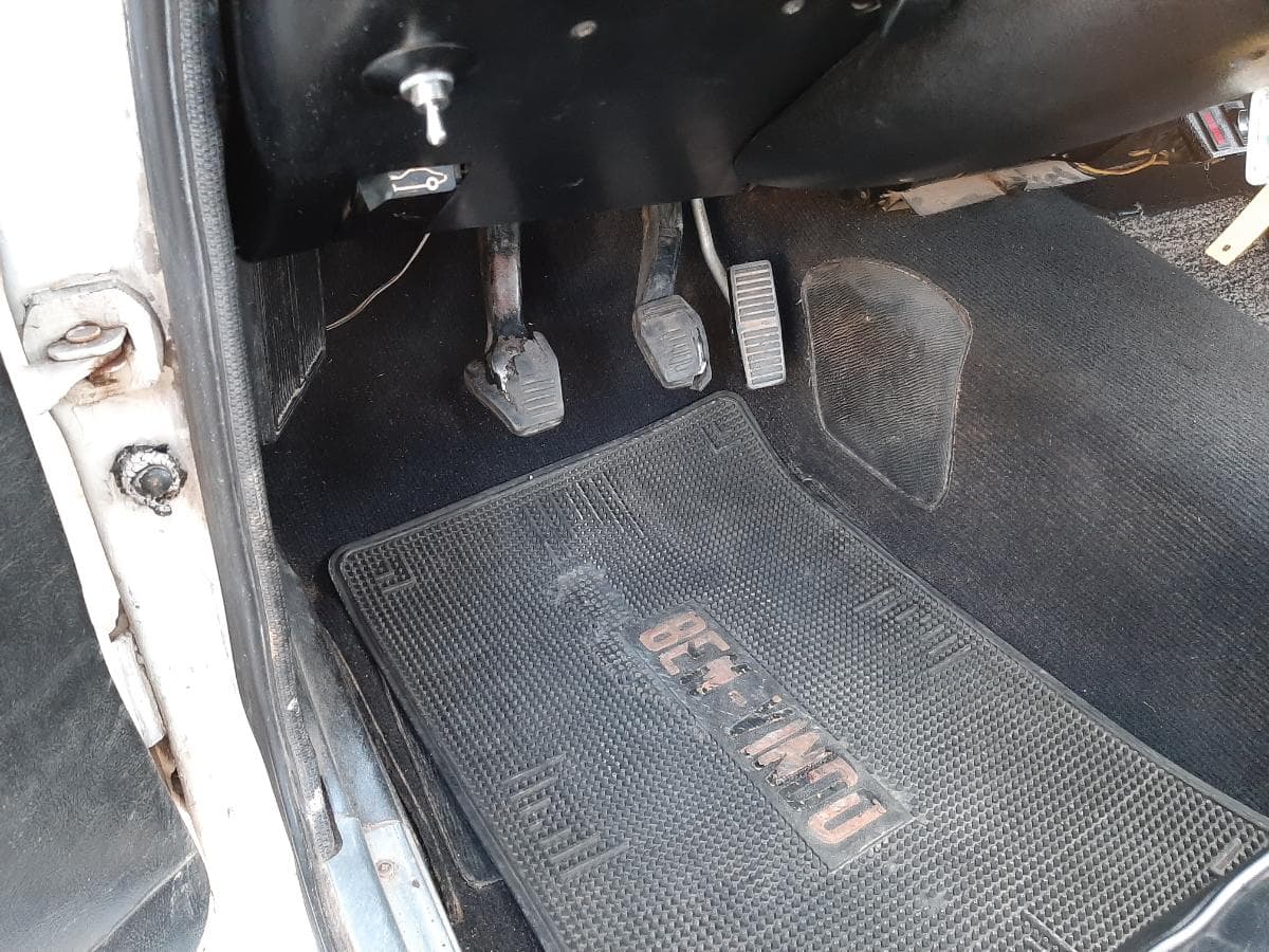 Ford Capri MK2 — image 8