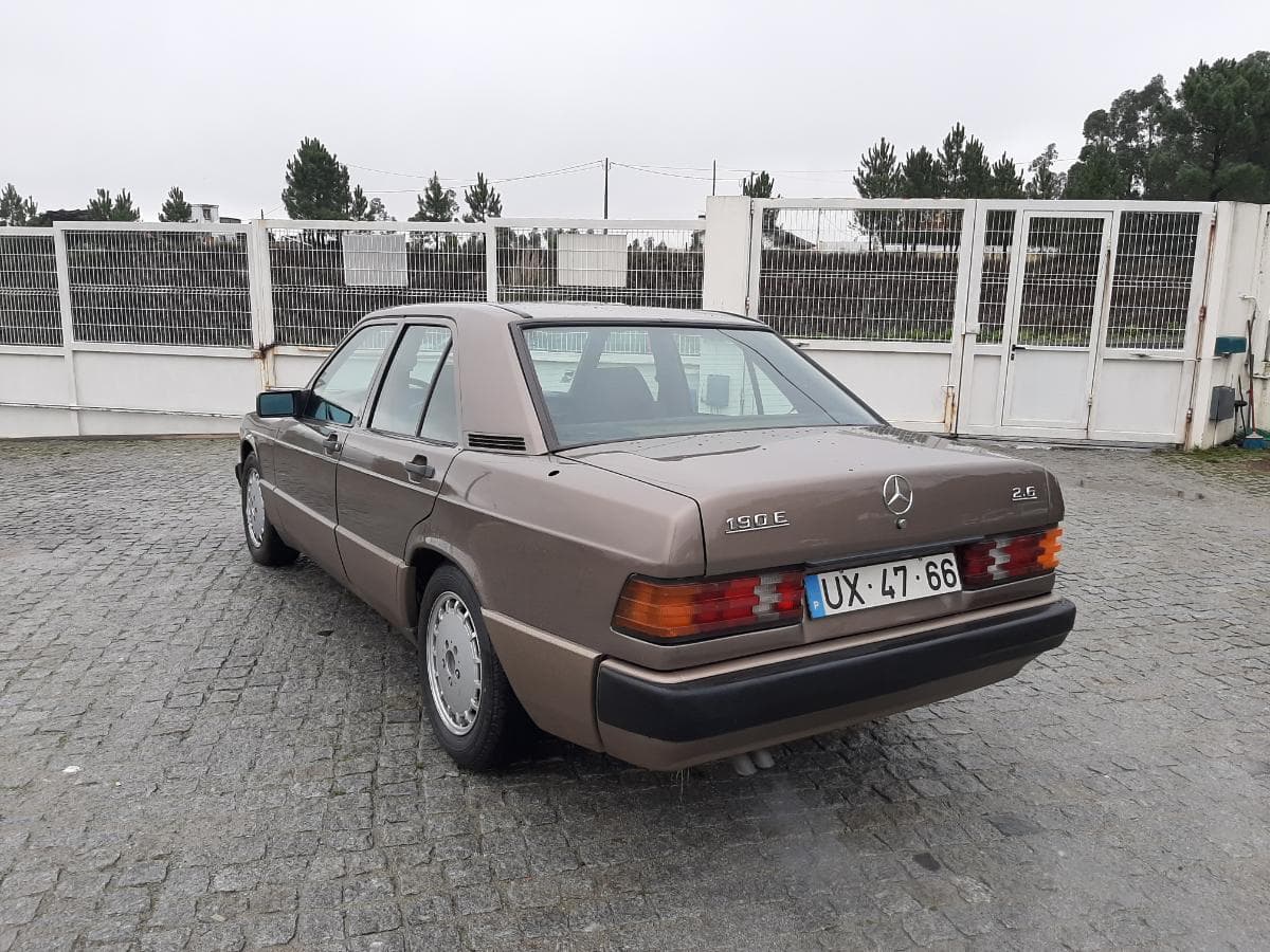 Mercedes-Benz 190E, UX-47-66 — imagem 6