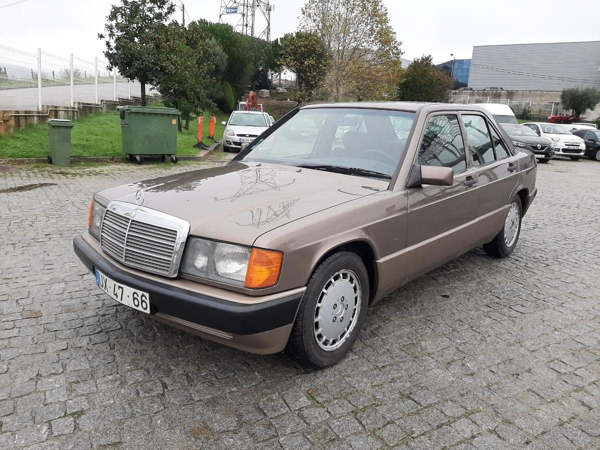 Mercedes-Benz 190E, UX-47-66 — imagem 3