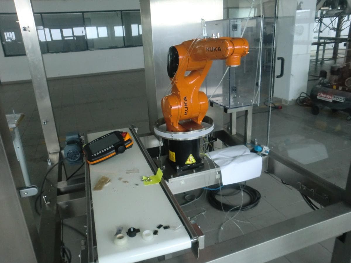 Célula com robot — imagem 10