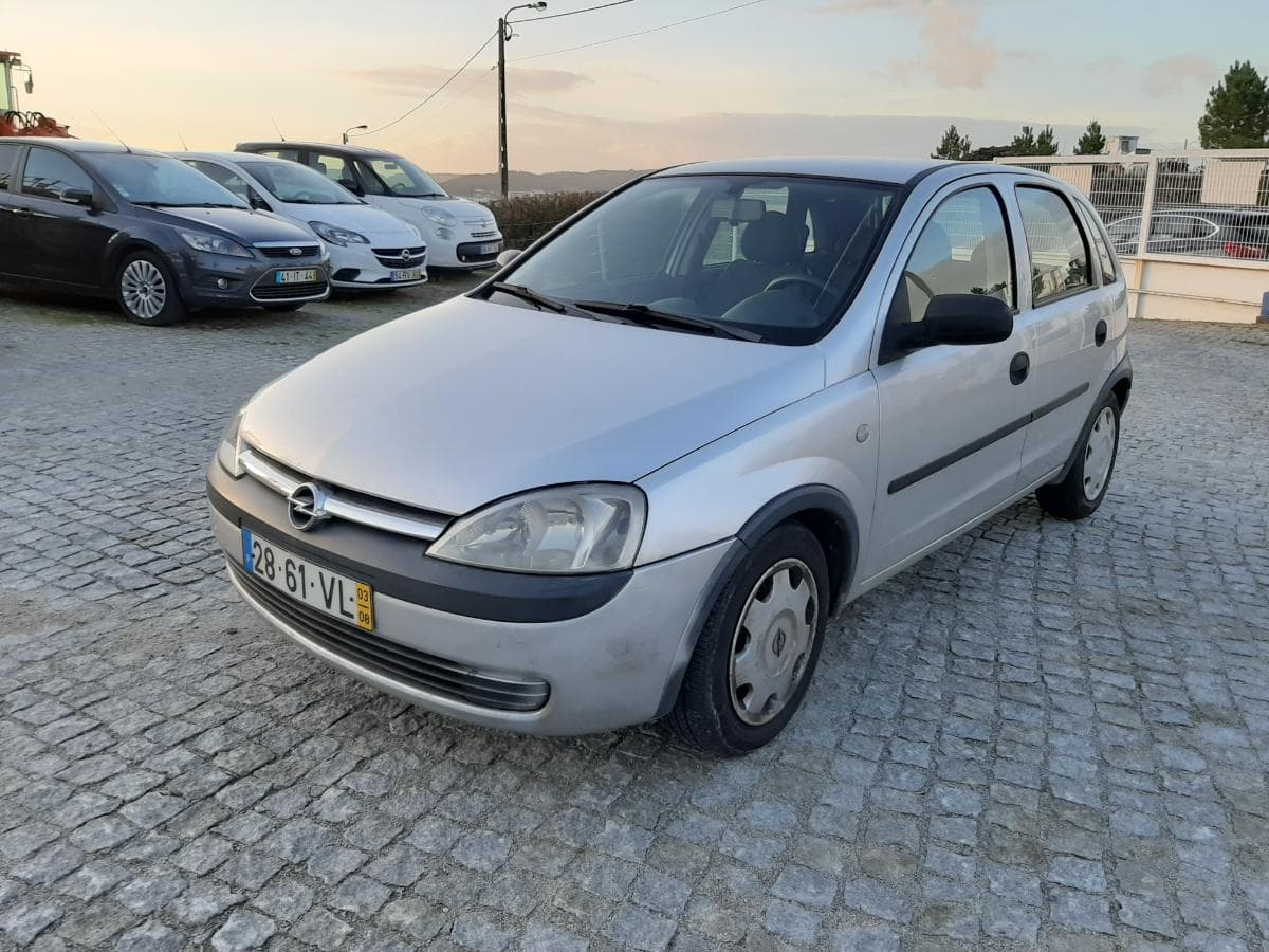Opel Corsa 1.2 · Ano 2003 — imagem 1
