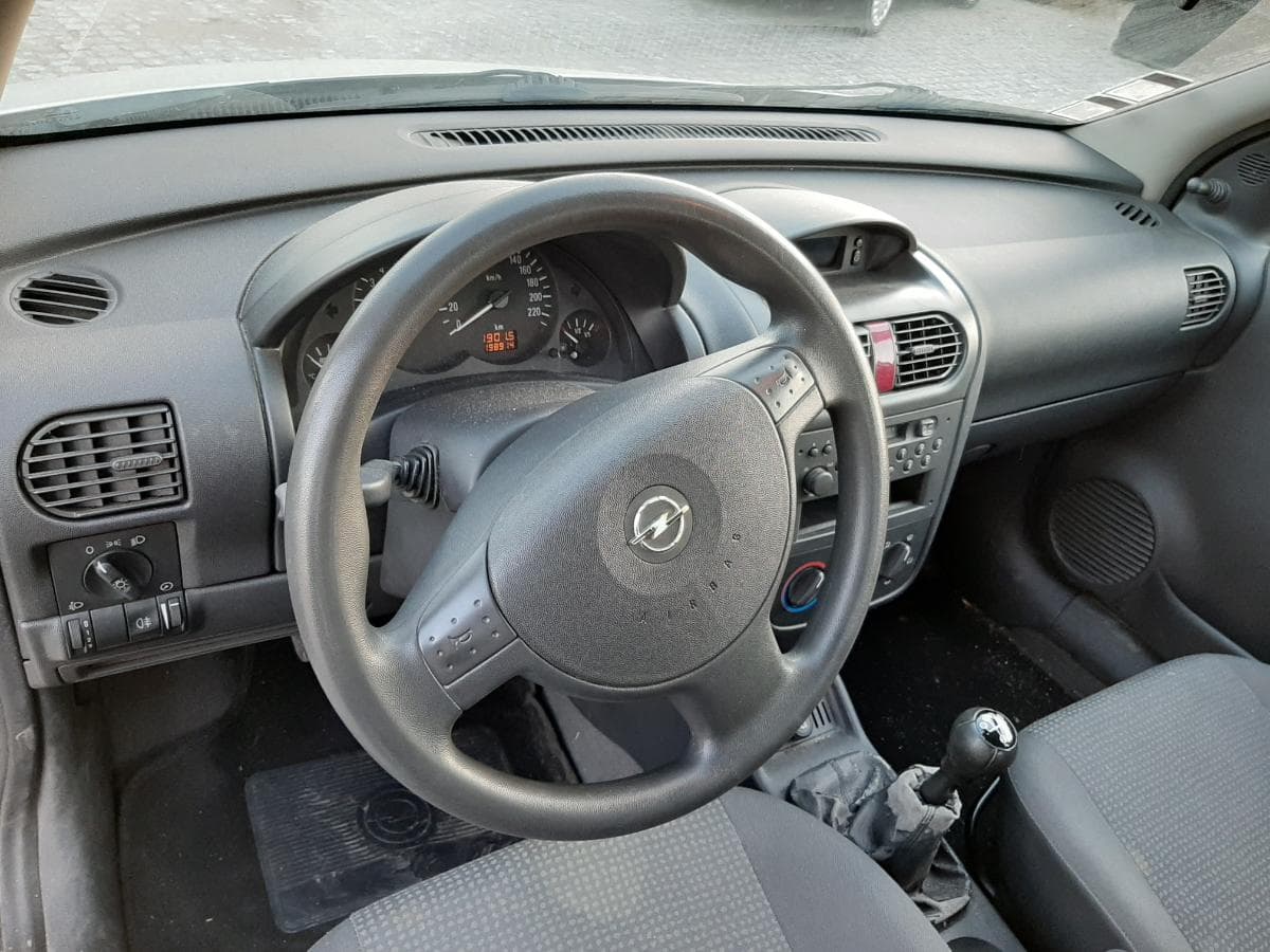 Opel Corsa 1.2 · Ano 2003 — imagem 10
