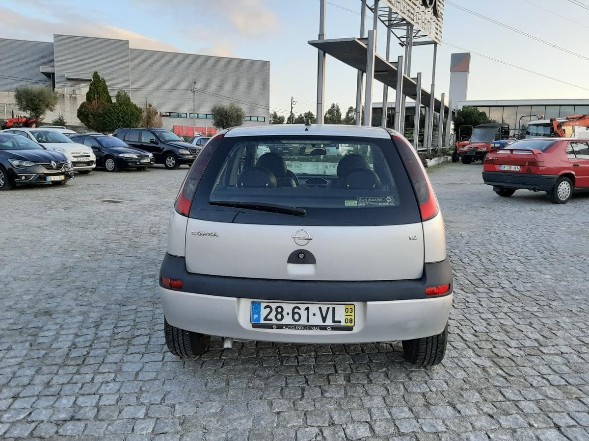 Opel Corsa 1.2 · Ano 2003 — imagem 5